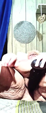 Just a Piece of Her Cumcake Watch Those Thick Thighes Shake