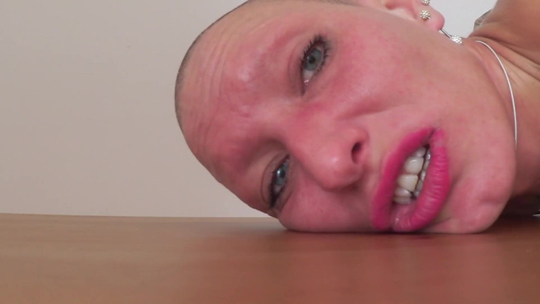 Slutwife Club: (deel 2/2) Vilja wordt op een tafel gelegd en gebruikt als...