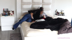 Time traveler: स्वादिष्ट बेवकूफ के पास एक बैंगिंग बॉडी पूरी फिल्म है