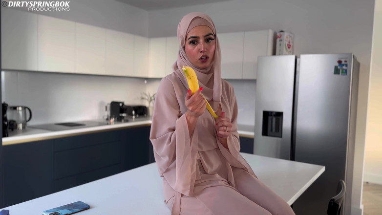 Aaliyah Yasin: Aç Müslüman kız büyük zenci yarağıyla çabucak sikiyor