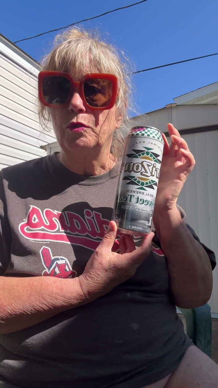 Big Ass 4 U: Outside Refreshment Time with Sweet Tea