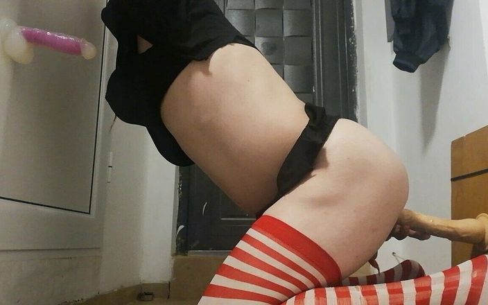 Sissy looking for daddy: 娘娘腔荡妇为爸爸训练