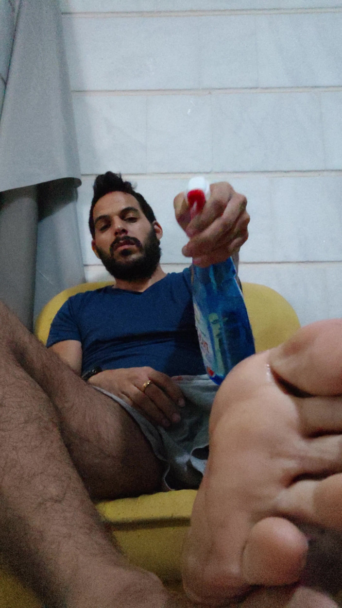 Grayalpha: Pies fetiche agujero limpiando buque de guerra a tu maestro