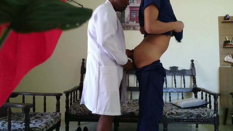 MiguellTrajano: Vale, doctor, ahora puedes correrte en mi culo - Parte 3