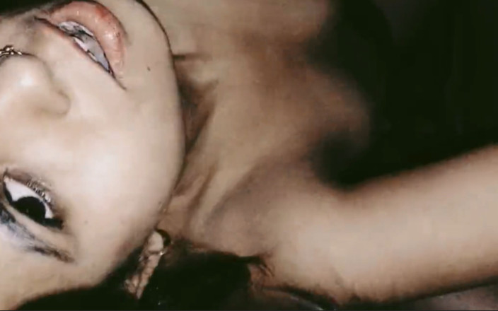 Hot Sis: Моя тетушка покорила меня и трахнула