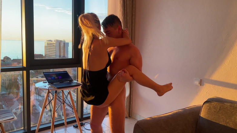 karina_lin: Můj nejlepší přítel chce šukat po vysoké škole