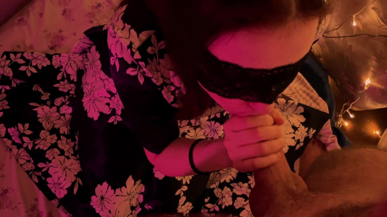 Vaisiti7: Holiday New Year blowjob from a beautiful woman in a...
