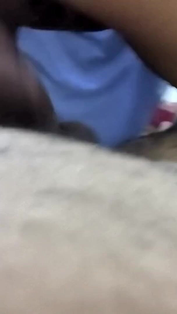 Salma Arab: O melhor amigo da minha meia-irmã quer pau
