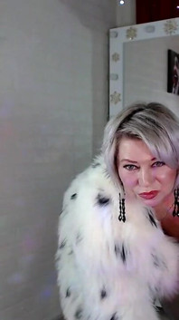 A Lovely Mature Bitch Flirts in a Fur Coat, and Then Gives Us Frantic Masturbation with Squirting.!. ))