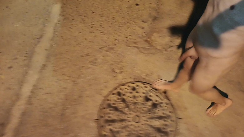 Dan Eagle: Оголена Сеча В Душі На Вулиці