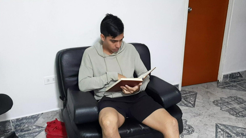 Aly: Зведена сестра їде на моєму члені