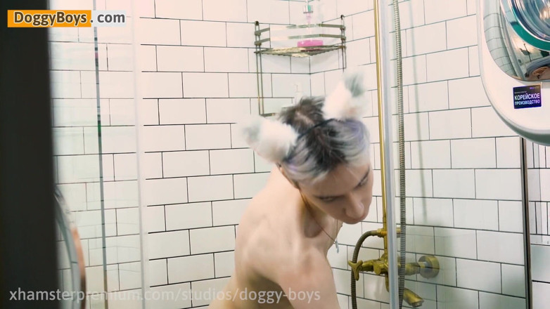Doggy boys: Cowok ini lagi asik muasin cowok ini sampai crot di...