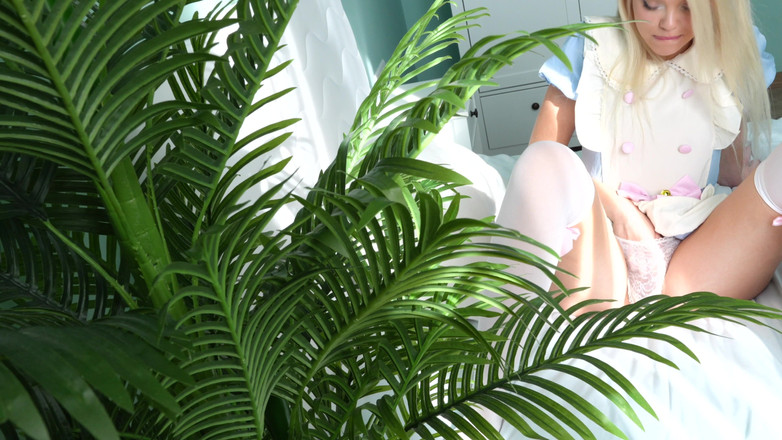 Sam Garro: Красива аніме-дівчина трахається в тугій піхві і солодкому роті. Кінчай на піхву