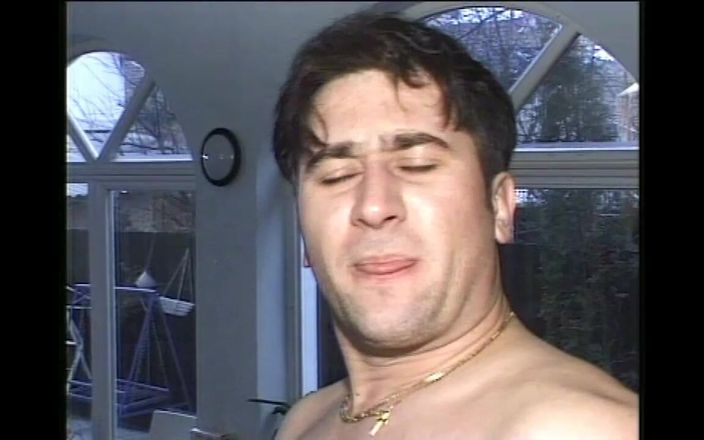 Forte Porno: Красиву молоду дівчину з волохатою пиздою відтрахали раком і кінчили на обличчя