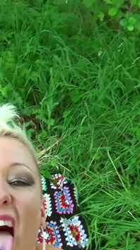 Mandy Misterio y Reinhard alemana al aire libre