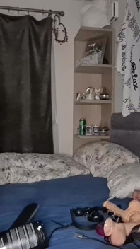 Wer würde nicht will diese sexy schlampe mit so einer geilen muschi fisten?