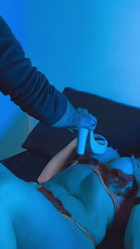 Agatha Mama ialah MILF nakal yang suka melahap kaki saya