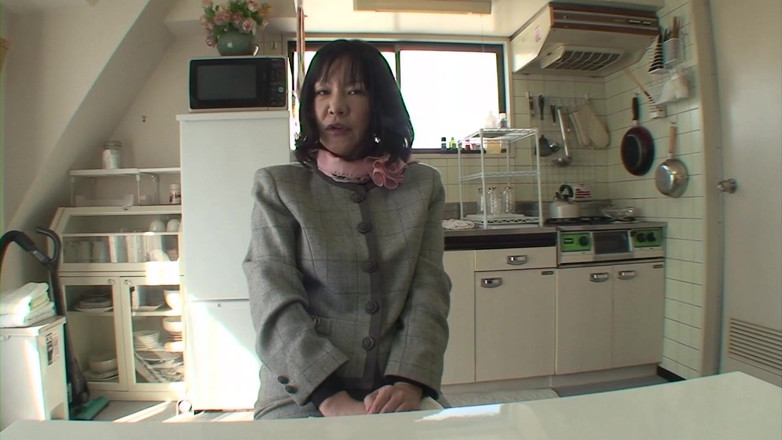 Japan Lust: マキコさんのきついひったくりをキッチンで温かく迎える