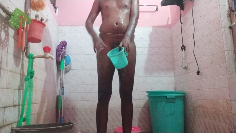 Tamil10inchesbbc: Tamil10inches, grosse noire, bain sexy et massage, jour 3