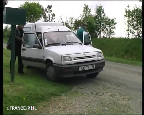 French Gonzo: ¡El abuelo pervertido está organizando un triolismo con un amigo!