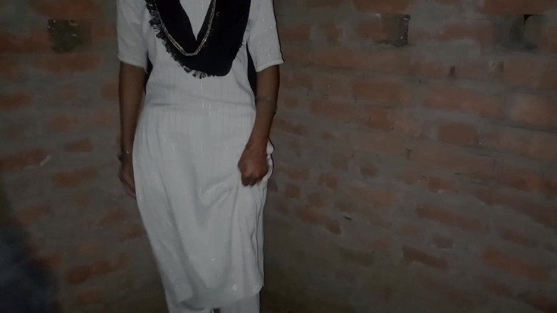 Shivanibaby: Ojczym dziewczyny poszedł na ślub, a następnie wszedłem do domu i...