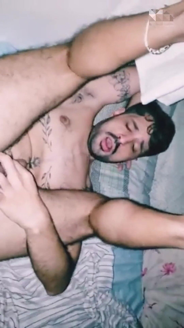 Julian Shul: In ufficio il mio partner eterosessuale mi lascia succhiare il...