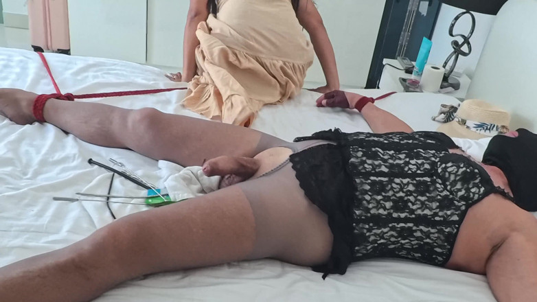 DominaFireOfficial: Dominatoare feminină umilire și sondare