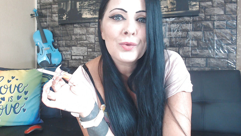 Abby Anna: Fumando virgen tiempo para aprender