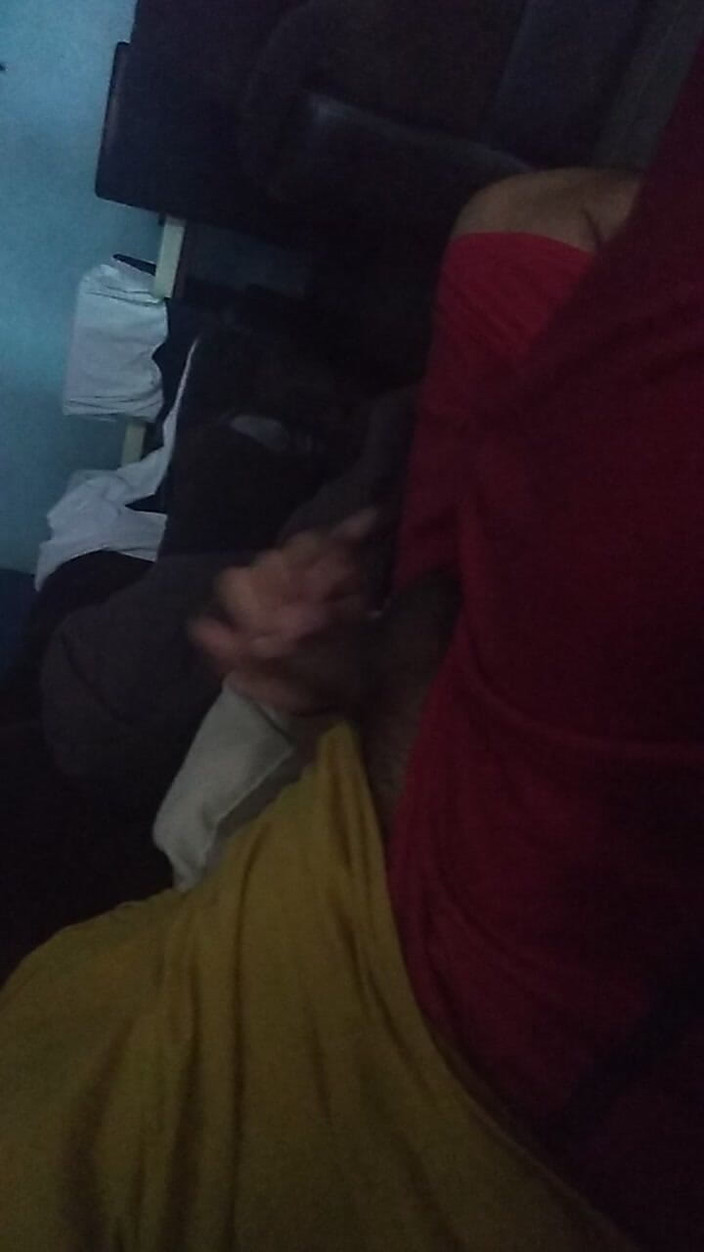 AlexAlejandro13: Aku merasa sangat nyaman di sofa