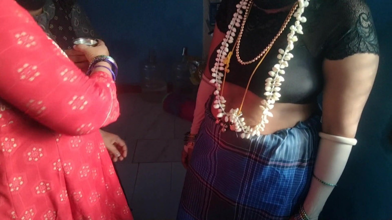 Benita sweety: hot doodh khilaane anni aur main apne bedroom men