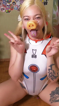 Piggy girl puta entrenamiento - primer plano