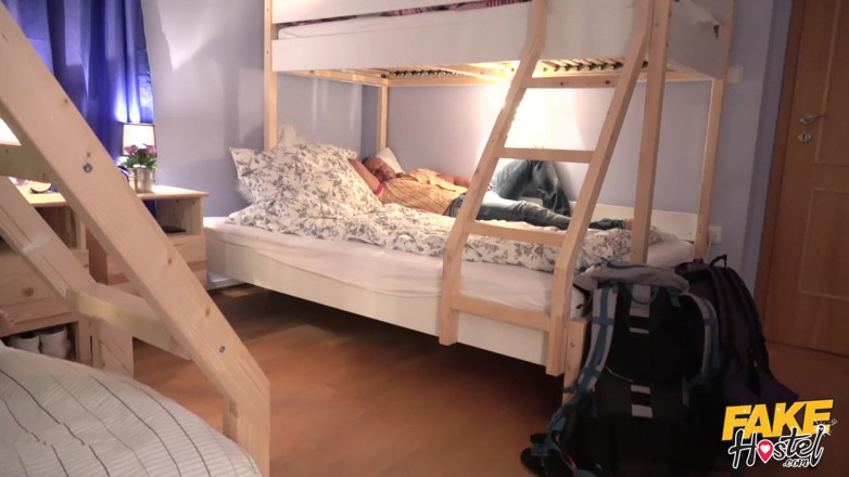Fake Hostel: Fake Hostel - el socio intercambia - parte I: encuentros candentes e...