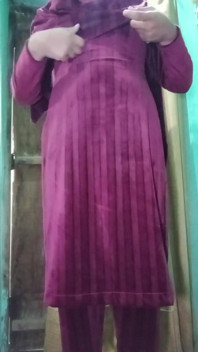 Indian transsexual Gaurisissy Arătând sexy în roz Salwar Kurta arătând ca o gospodină curvă