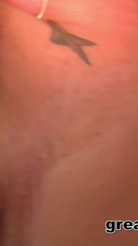 sudaul milf(chodne laayak mammi) kristine Swank seksi string bikni men apne bare stan aur bari gand ujaagar karti hai