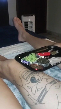 Lunah Blanc masturbó mi gran polla antes de tragar