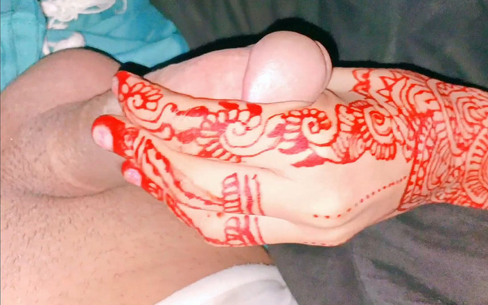 TomatoBig: Bella ragazza sexy scopa una figa stretta