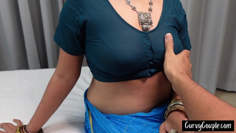 CurvyCumCouple69: Desi Sexy Bhabhi Stepaunty Hot Saree