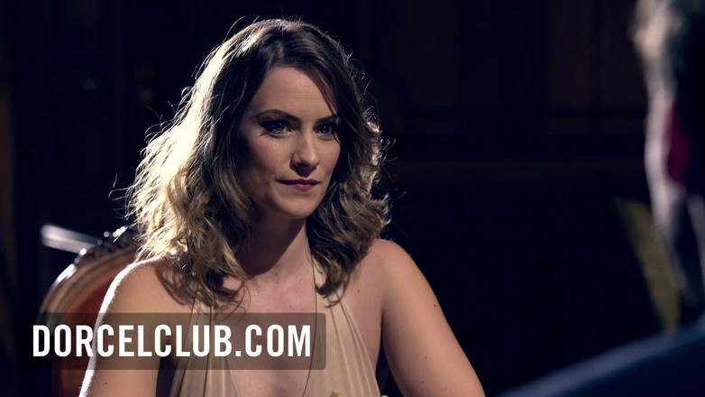 Dorcel Club: Claire Castel unterwirft sich den perversionen von 3 männern
