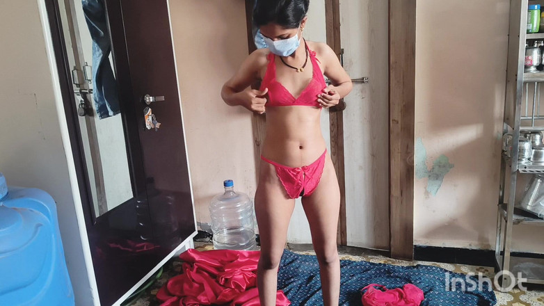 Desishycouple: Shivani niajinin bikini untuk pertama kalinya
