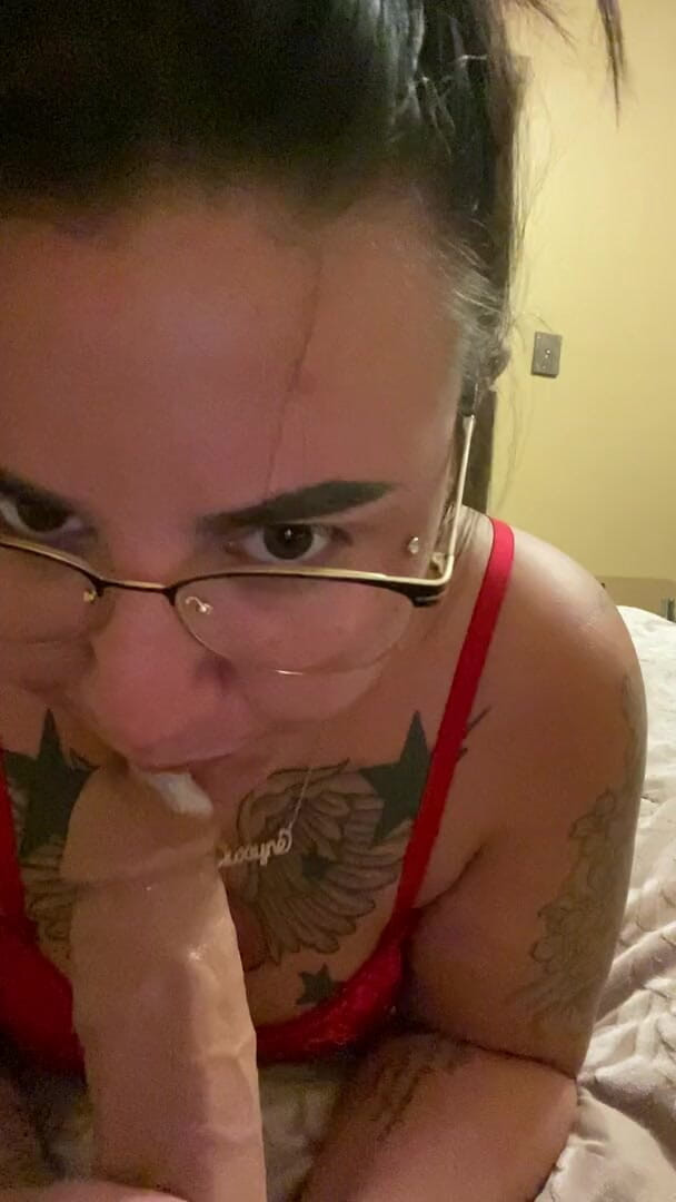 MzKiTTy91: Isteri putih dengan pantat besar menghisap batang besar berakhir dengan...