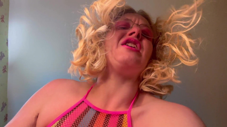 Putarankahotmilf: Sitzen sie auf schmutzigem perversem gesicht, pissen, lass ihn meinen...