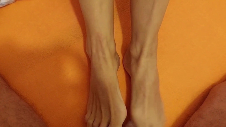 Selena701: Amateur Blonde Reife Ehefrau Genießt Fuß Fetish