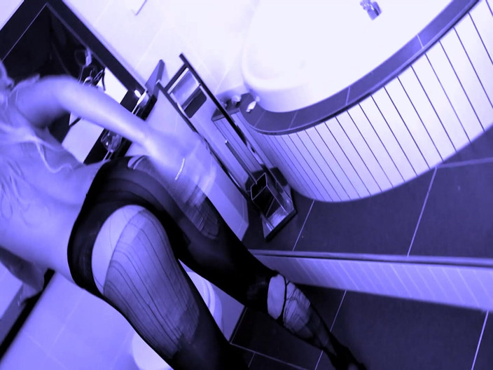 EroticPlanet XXX: Rubia Antinia Salvaje Fiesta De Sexo En Casa