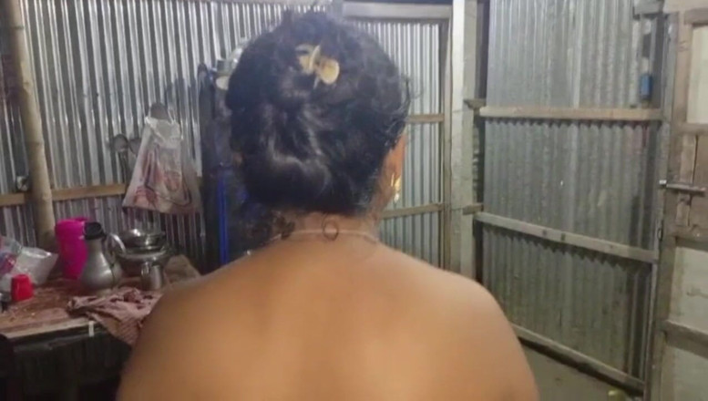 Real Time Slow: Bhabhi miang bercakap kotor mengusik adik ipar