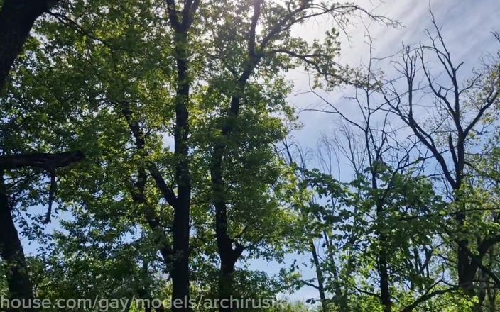 ArchiRusik: Stiefvader neukte stiefzoon in het bos, neukte ruw en hebzuchtig...