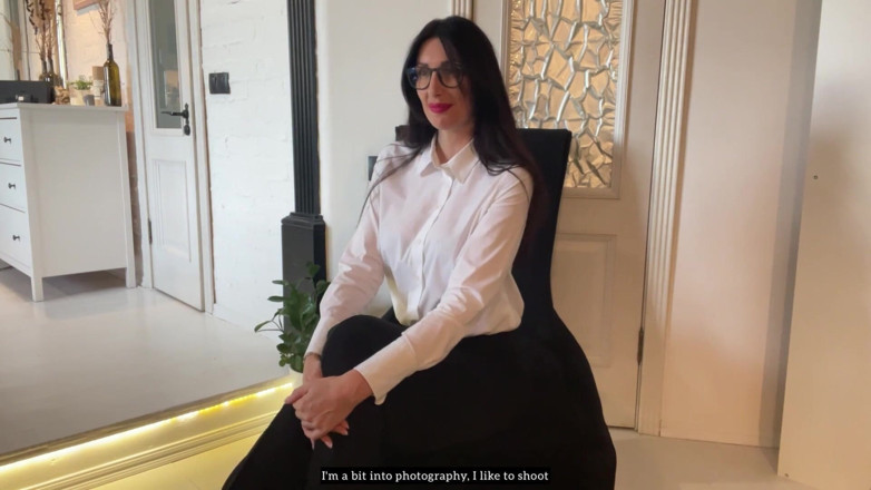 LizaVirgin: Milf gostosa de óculos chupou o chefe