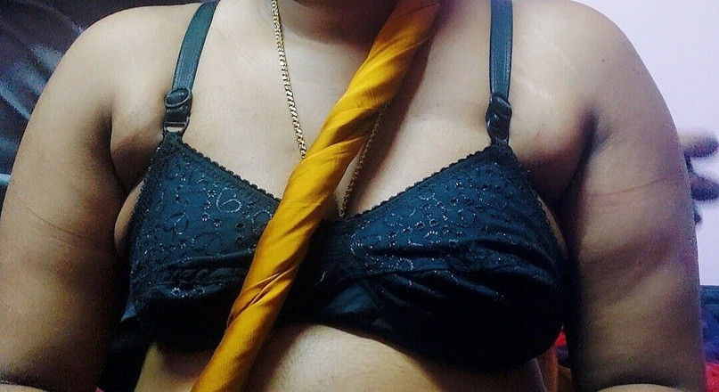 Desi Mohini: Sexy bhabhi sama s nevlastním bratrem