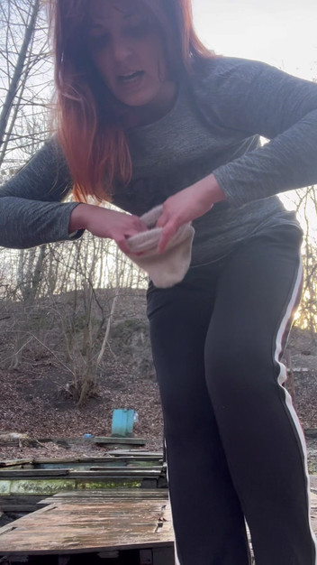 Elena917: Berenang di Hutan Pada Tahun Baru