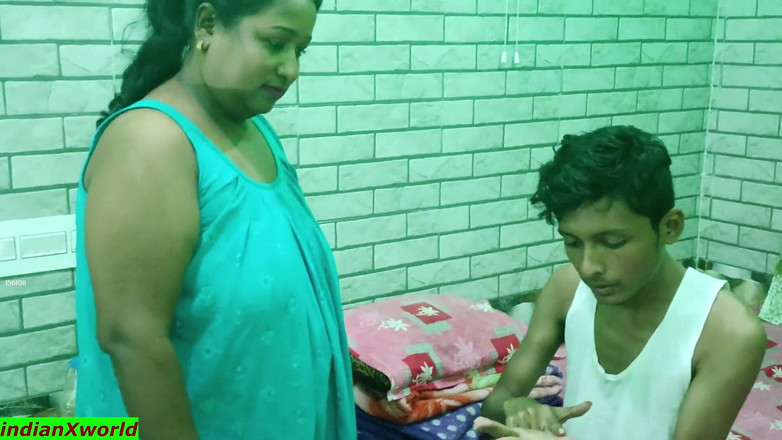 Indian Xshot: デジティーンボーイクソエッチマダム 自宅で