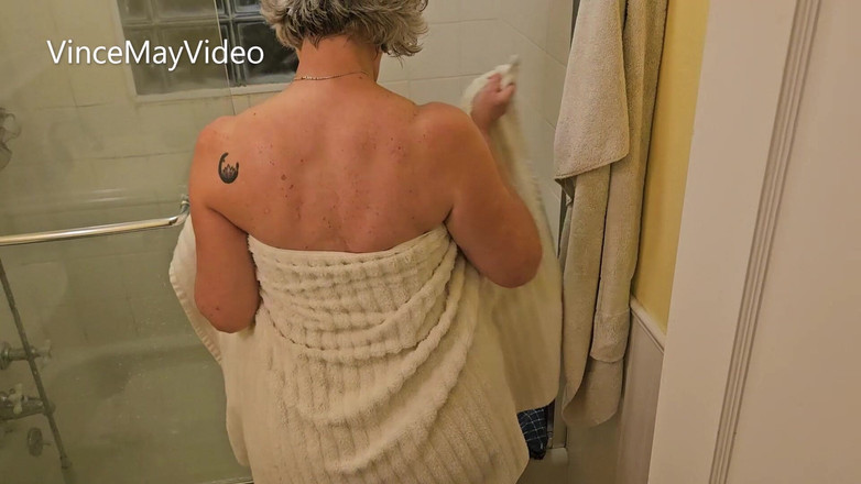 VinceMayVideo: Duschzeit mit der lieblings-oma aller 2